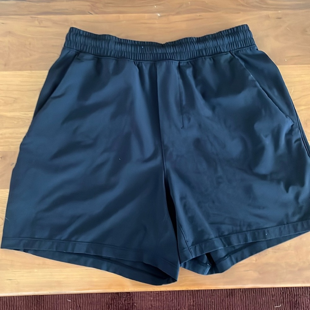 Lululemon Mens Pace breaker 5” Black Shorts Small